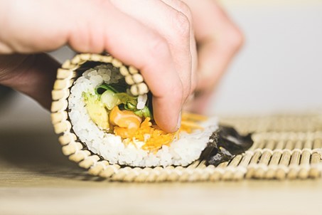 atelier de préparation de sushis citytrip tokyo